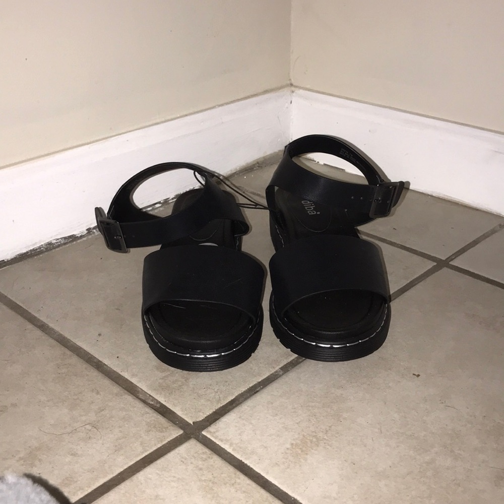 Diba sandals